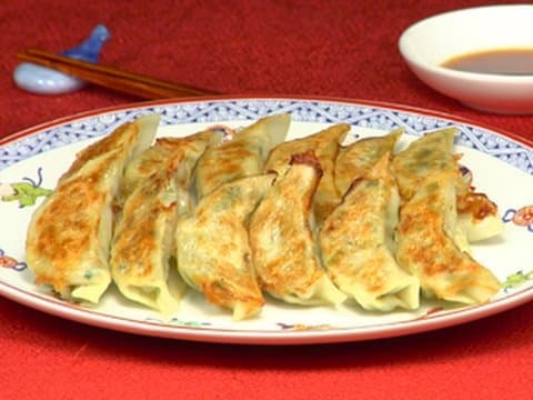 How to Make Yaki Gyoza (Fried Dumpling Recipe)