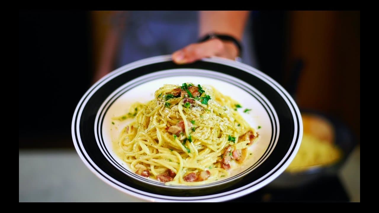Easy Carbonara Pasta with Bacon